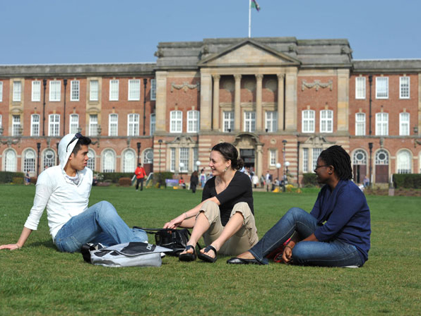 利兹大学（The-University-of-Leeds）.jpg